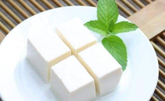 孕媽吃好才能孕好，孕期可以吃豆腐，但不能搭配這兩種食物