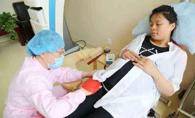 很多孕媽想知道，什么是導樂陪伴分娩，生產(chǎn)到底要不要請導樂呢